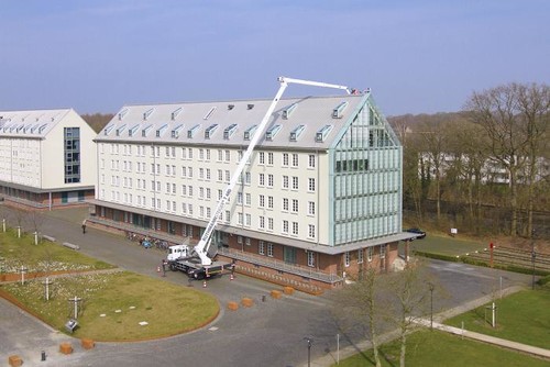 44m bis 49.9m LKW-Teleskopbühnen mieten in Linz